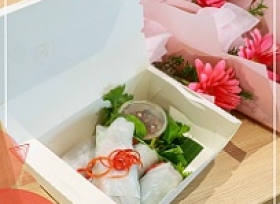 Mẫu Hộp giấy cupstock đựng thức ăn chiếm lĩnh thị trường F&B
